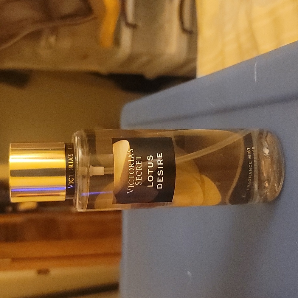 Victoria secret lotus desire